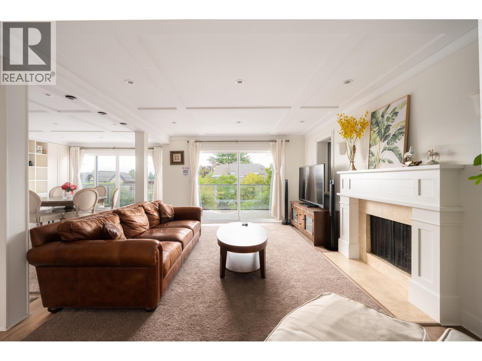 4333 Locarno Crescent Property Photo 5