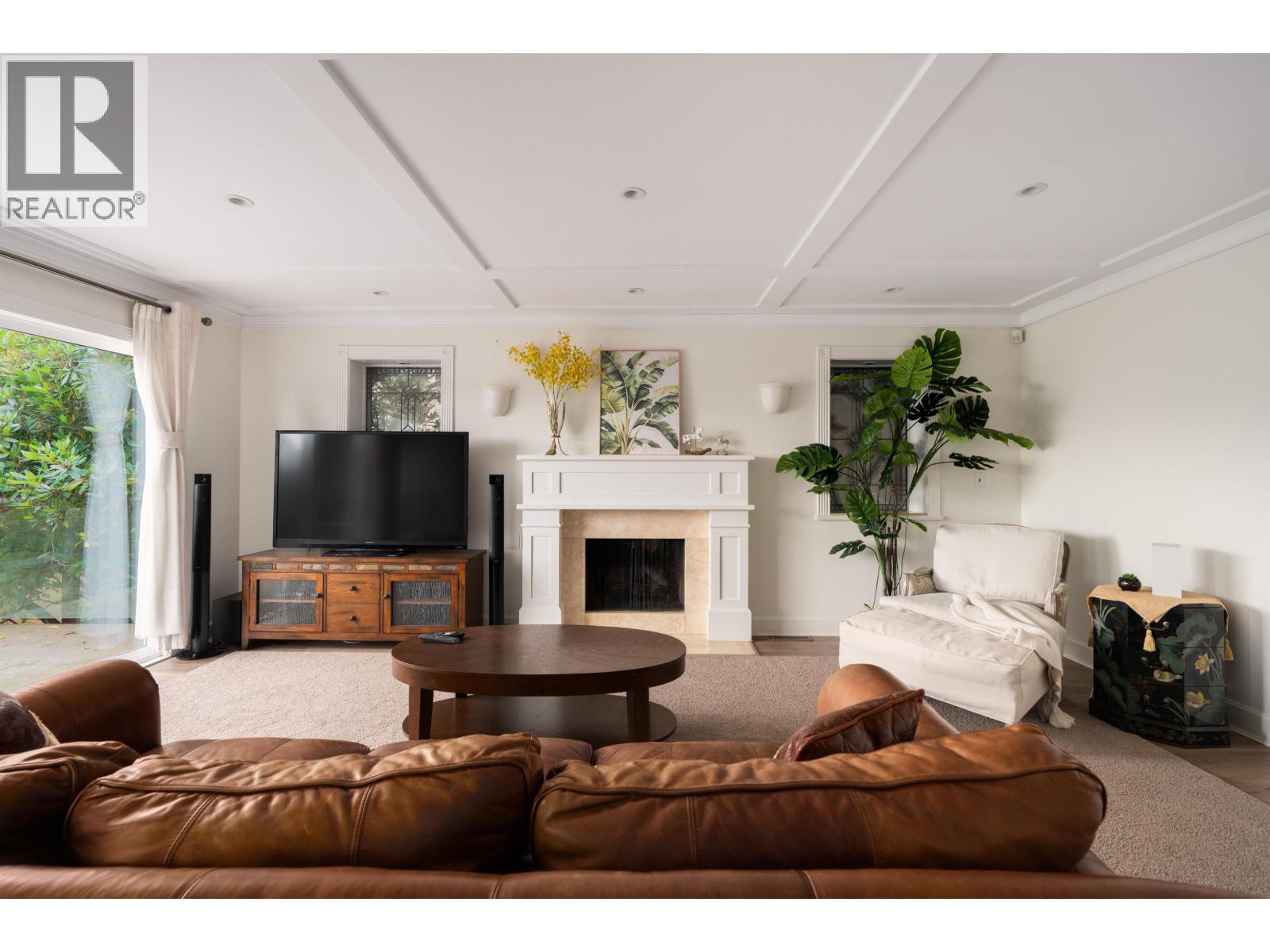 4333 Locarno Crescent Property Photo 7