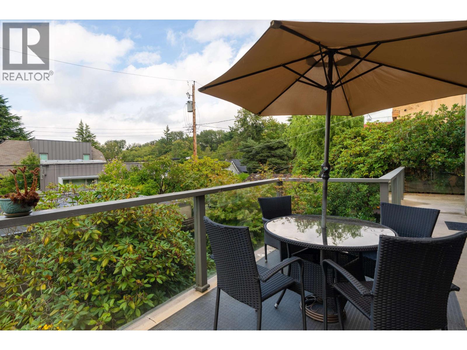 4333 Locarno Crescent Property Photo 19