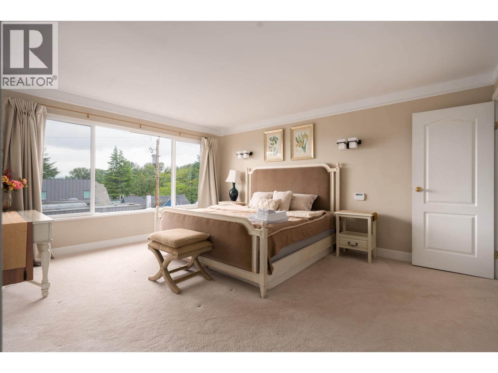4333 Locarno Crescent Property Photo 20