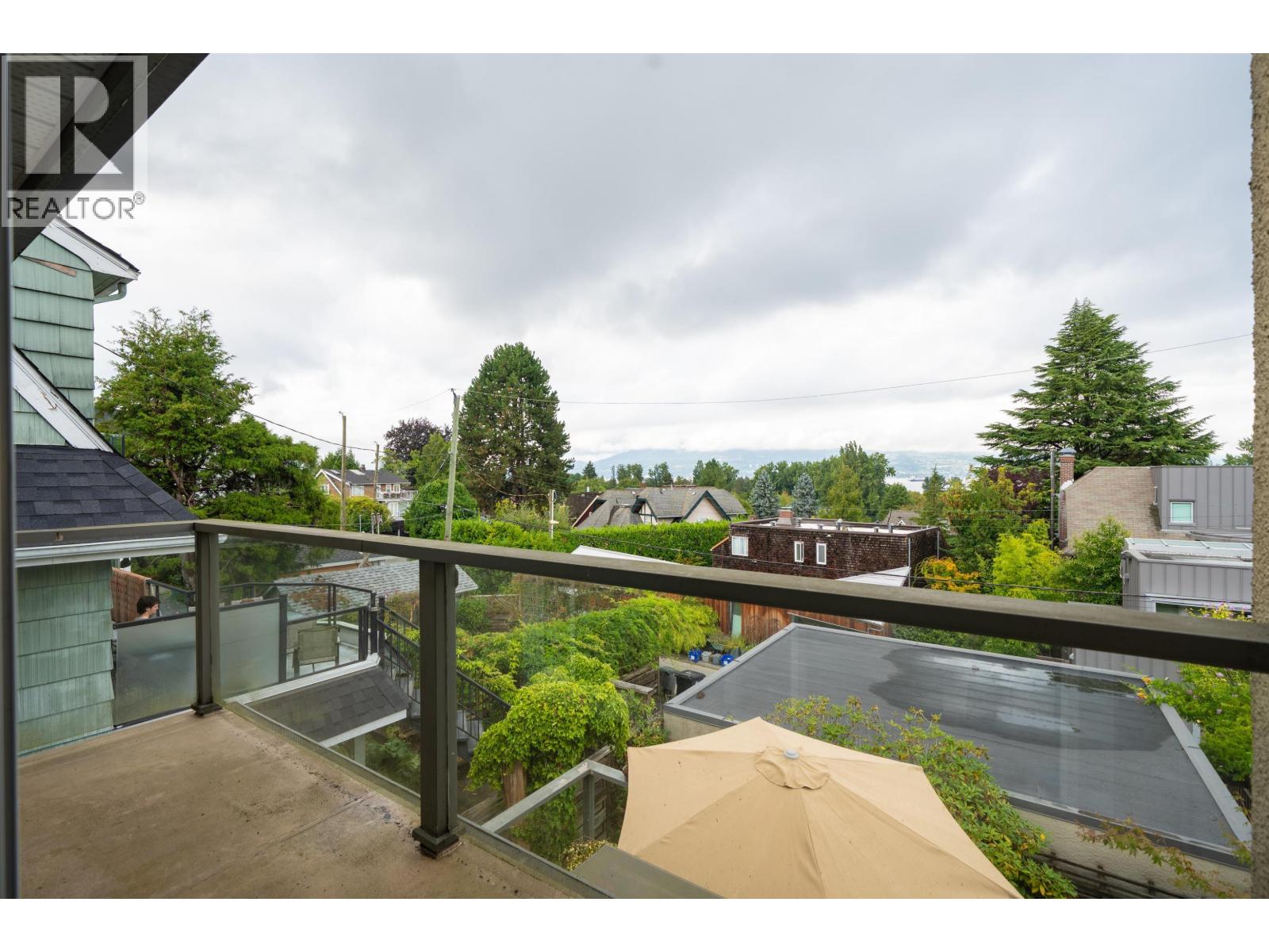 4333 Locarno Crescent Property Photo 23