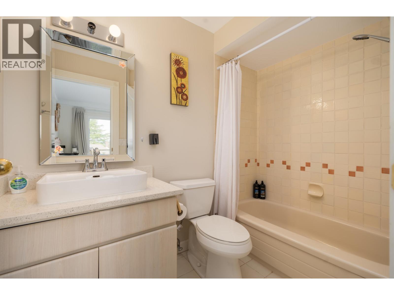 4333 Locarno Crescent Property Photo 27
