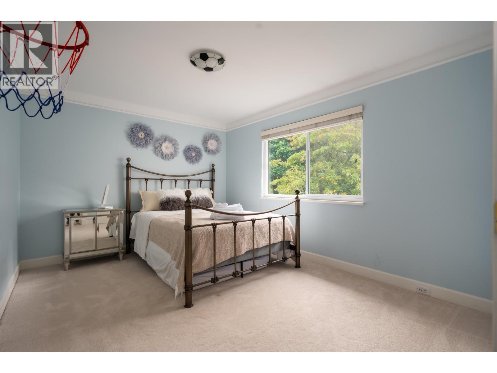 4333 Locarno Crescent Property Photo 30