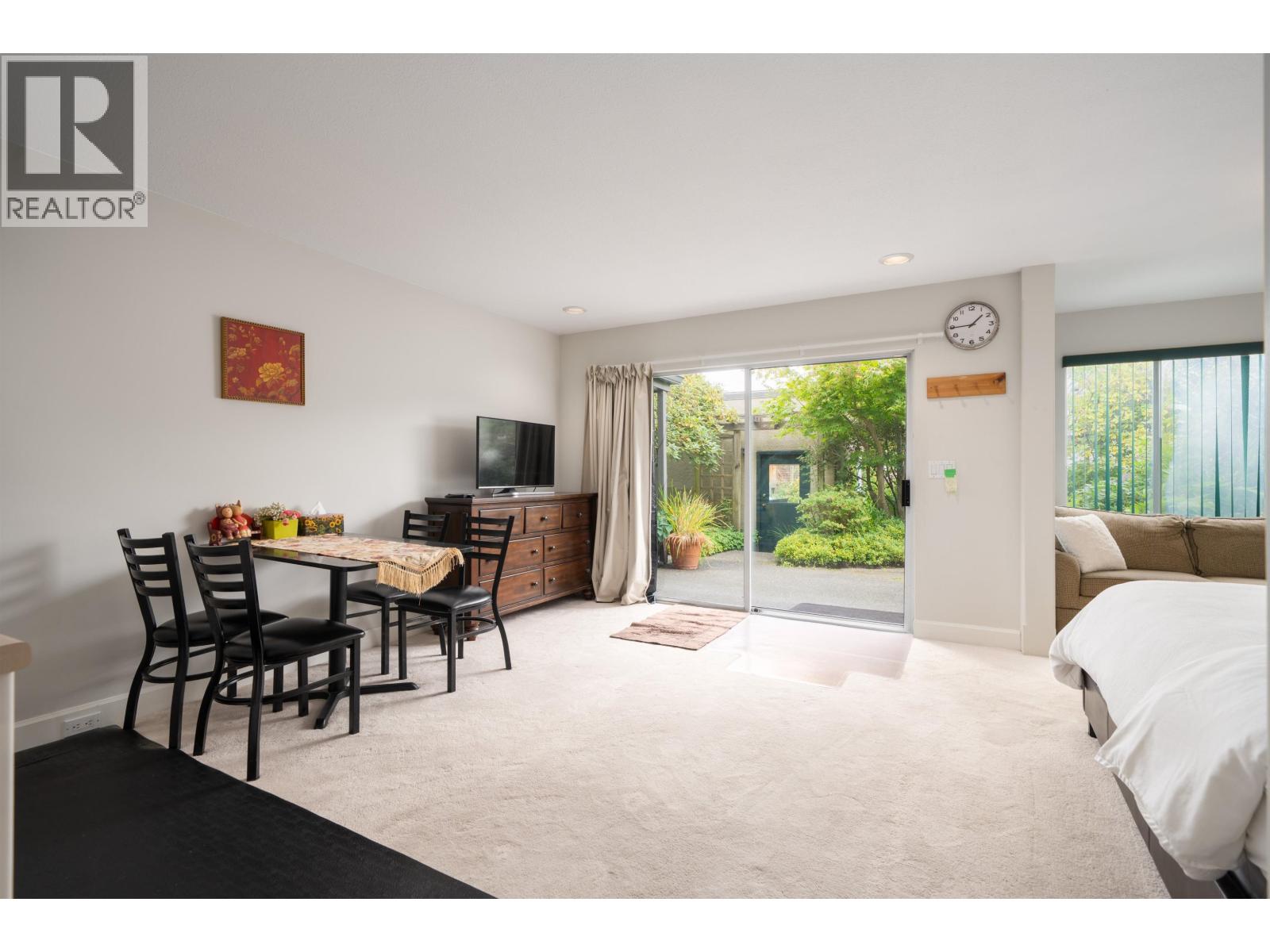 4333 Locarno Crescent Property Photo 35