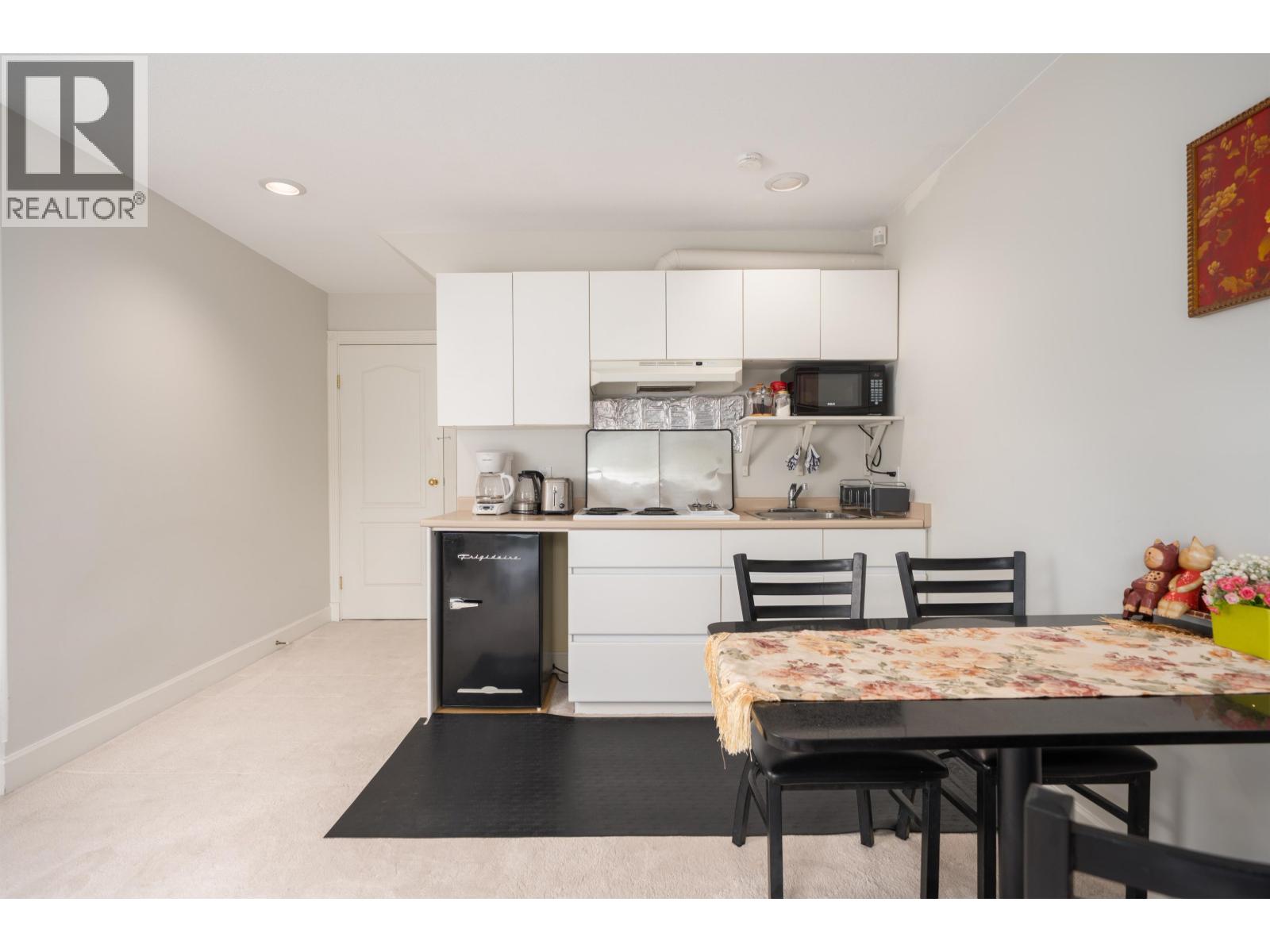 4333 Locarno Crescent Property Photo 36
