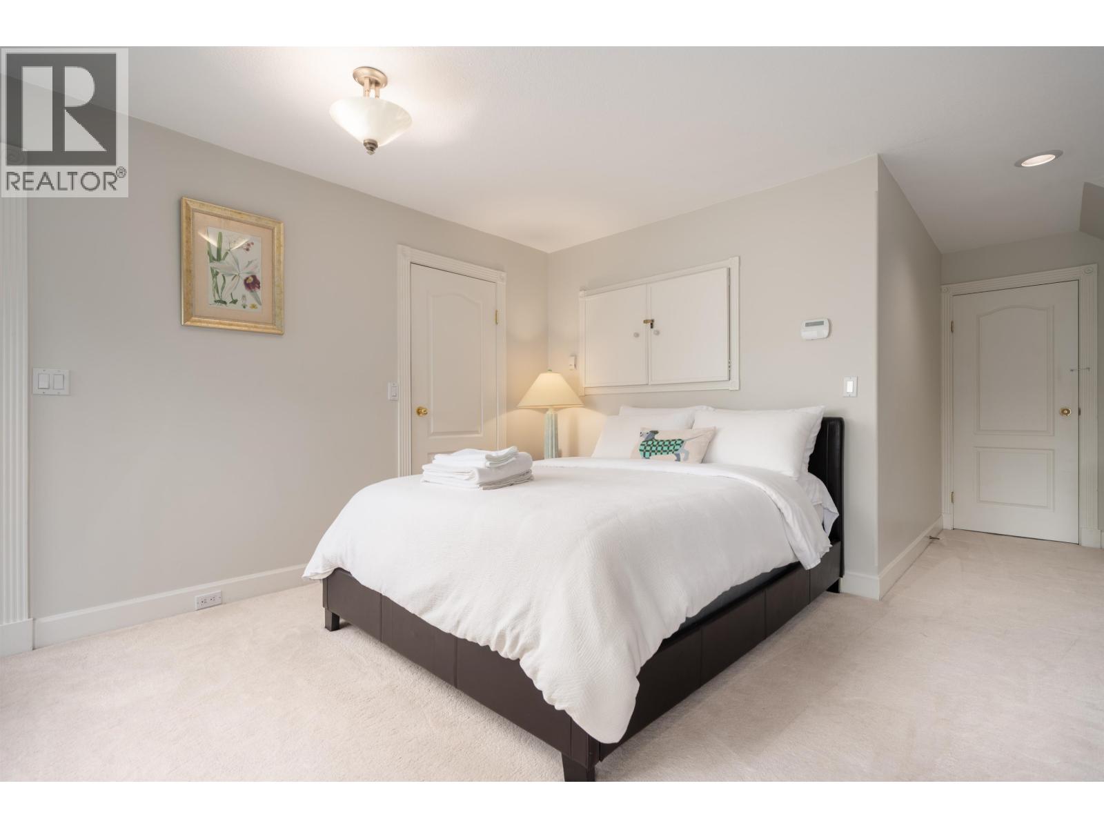 4333 Locarno Crescent Property Photo 37