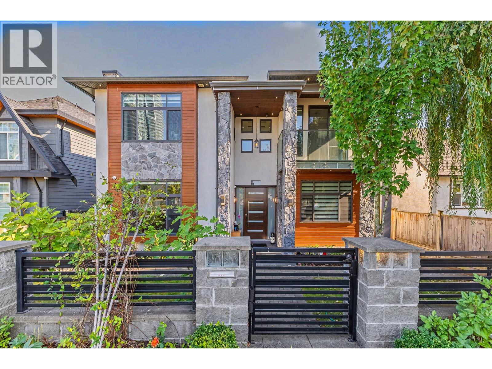 1806 Tenth Avenue Property Photo 1
