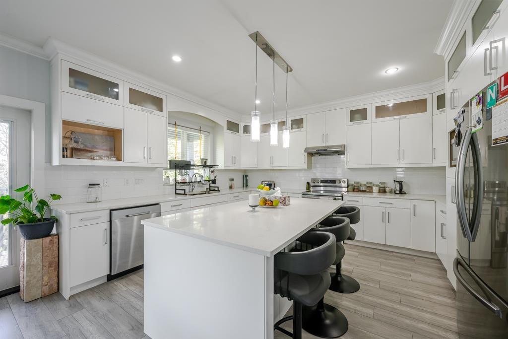 8494 Forest Gate Drive Property Photo 10