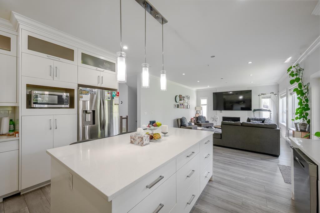 8494 Forest Gate Drive Property Photo 12
