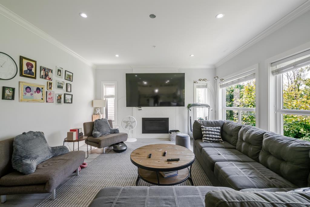 8494 Forest Gate Drive Property Photo 17