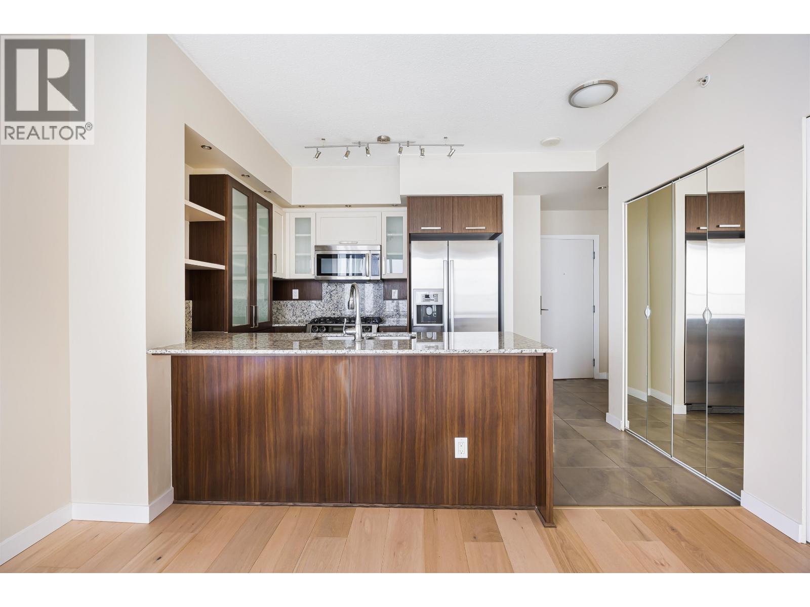 2905 2980 Atlantic Avenue Property Photo 4