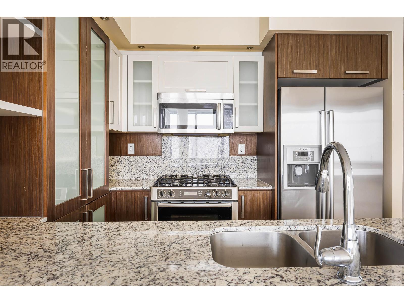 2905 2980 Atlantic Avenue Property Photo 6