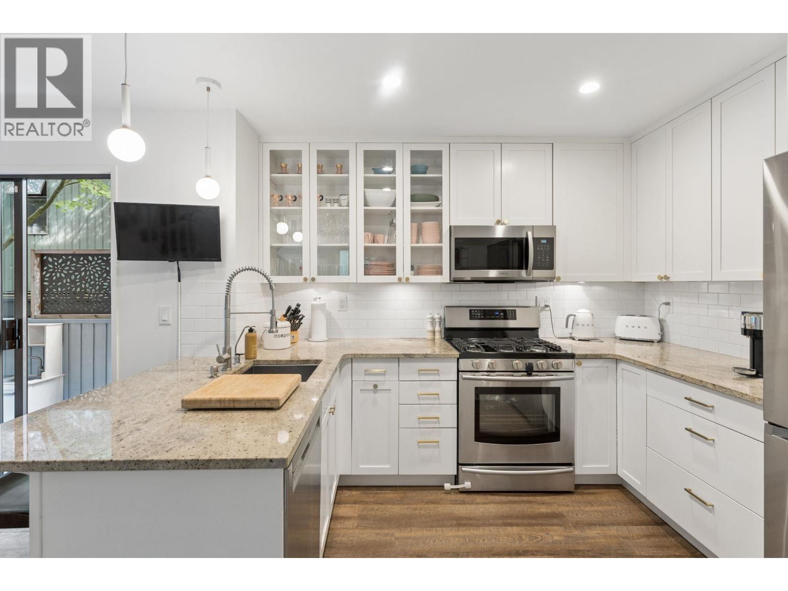 6650 Nelson Avenue Property Photo 1