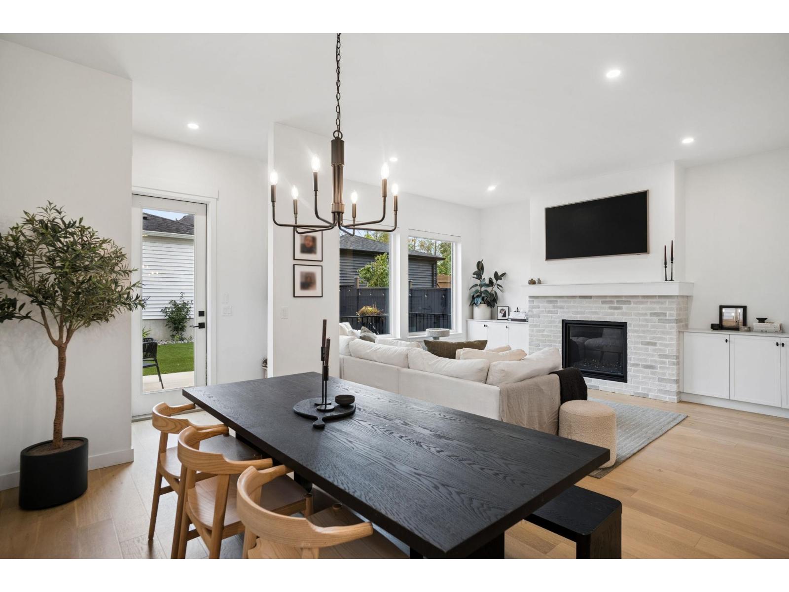 19624 75a Avenue Property Photo 6