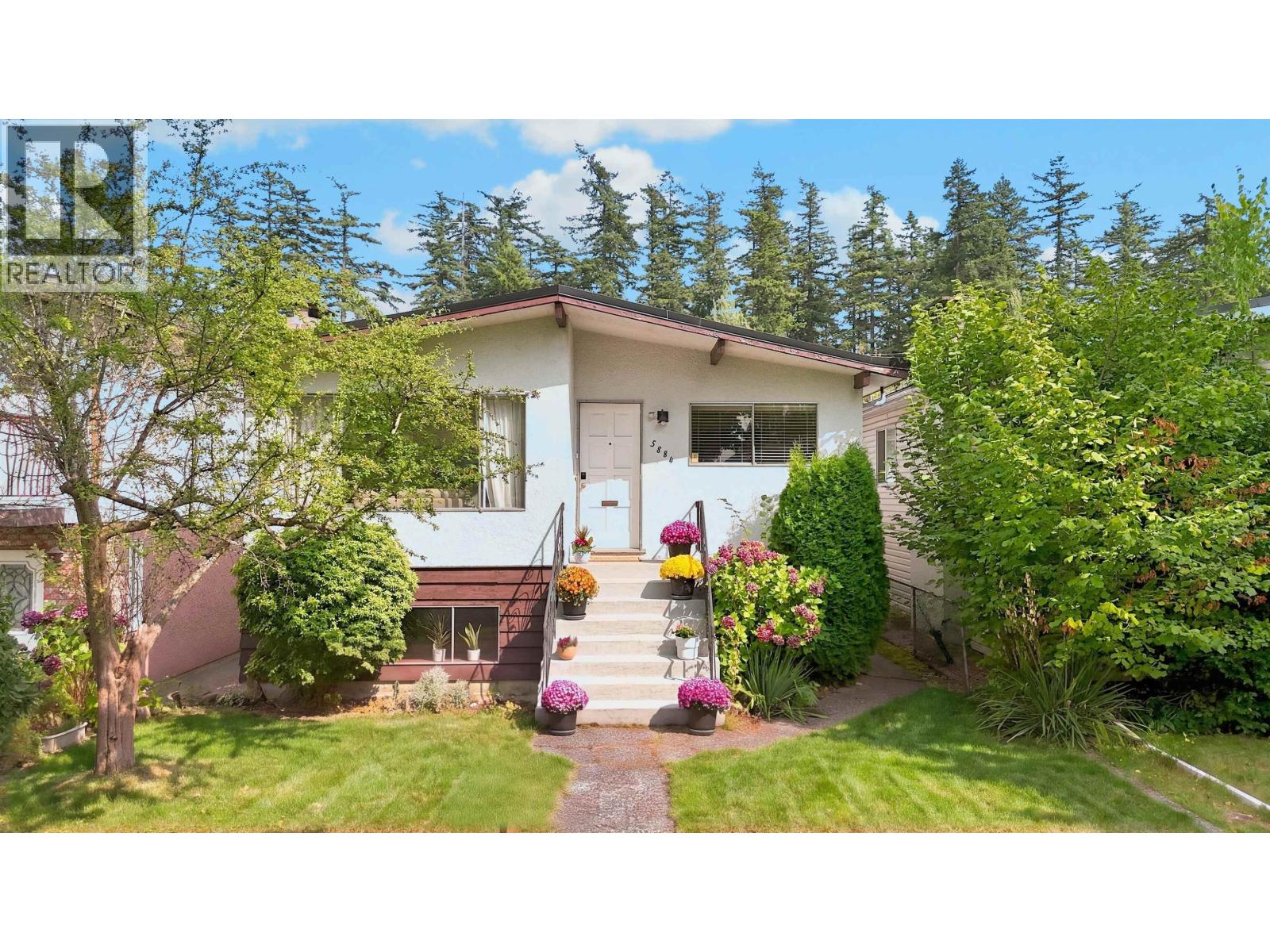 5884 Ormidale Street Property Photo 1