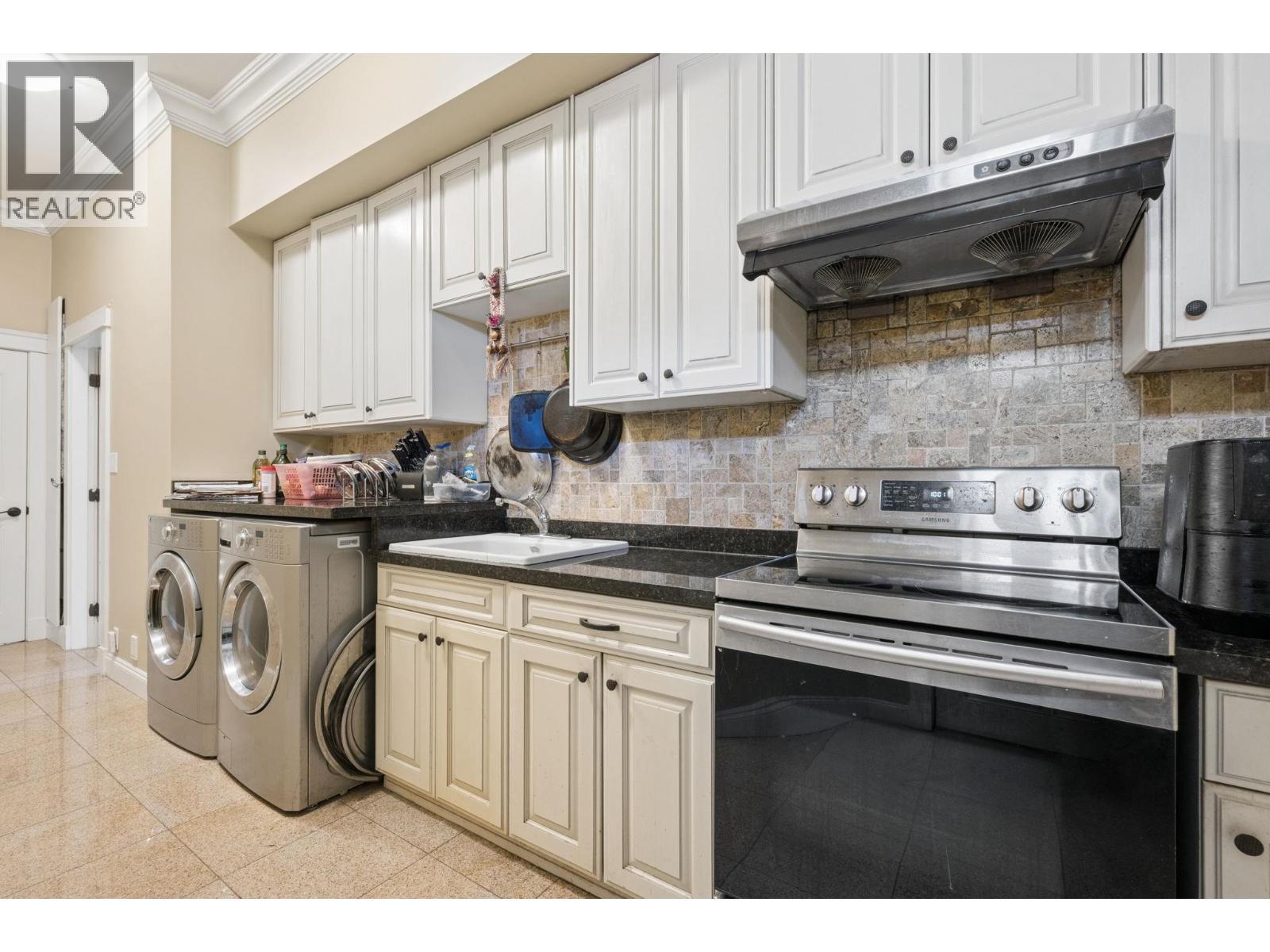 3711 Ullsmore Avenue Property Photo 36