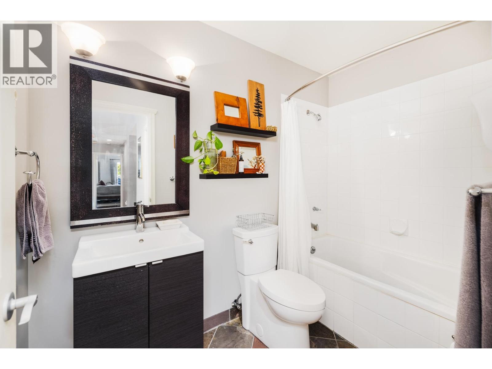 303 1528 Bowser Avenue Property Photo 16