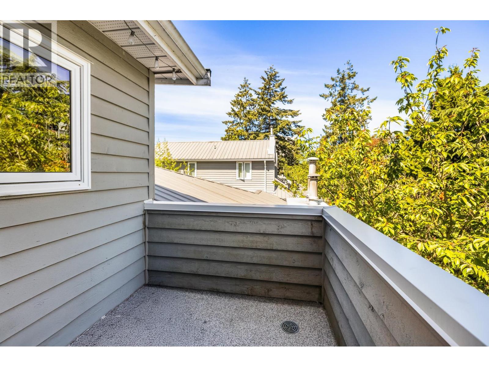 303 1528 Bowser Avenue Property Photo 18
