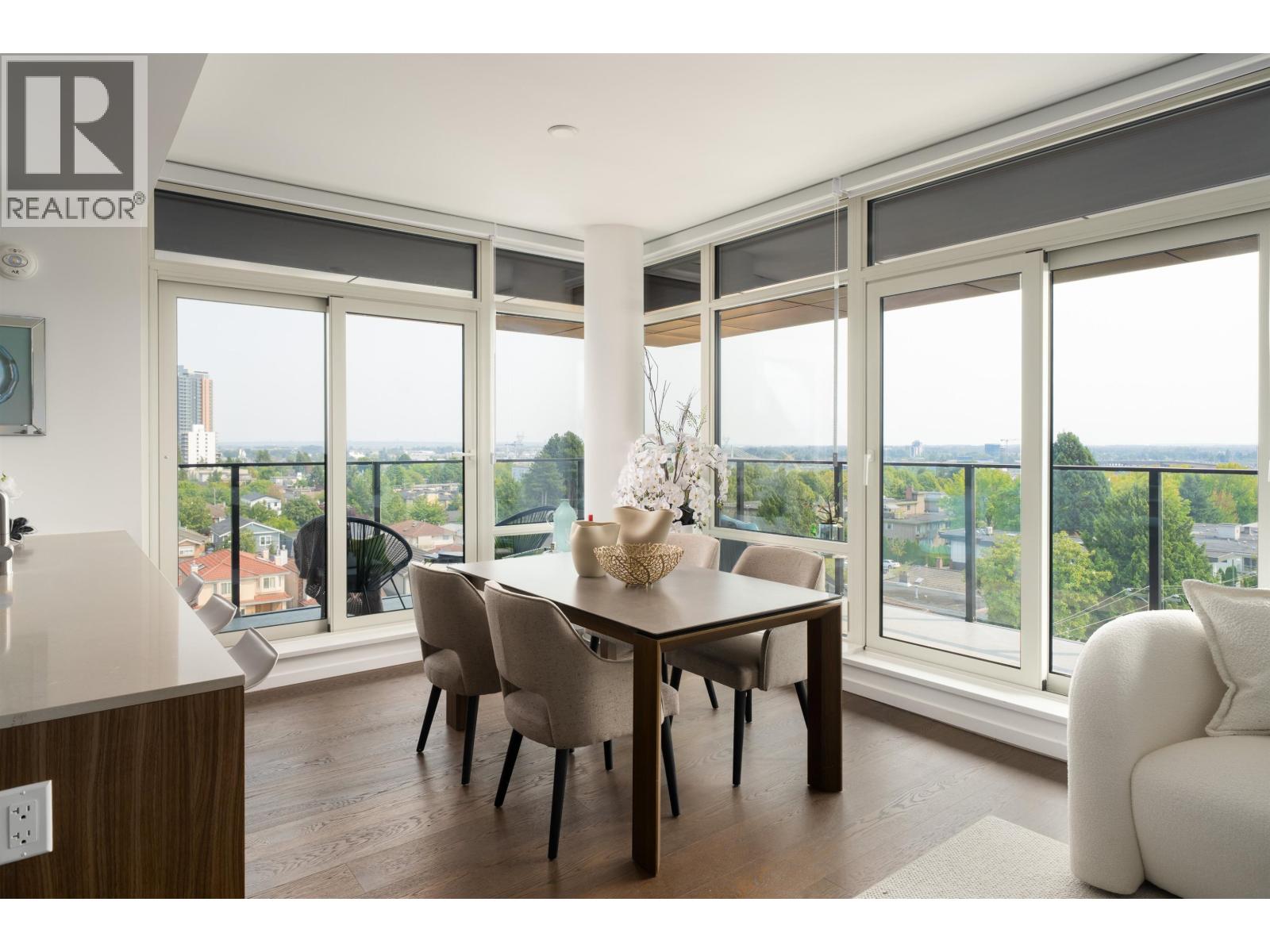 201 8486 Oak Street Property Photo 1