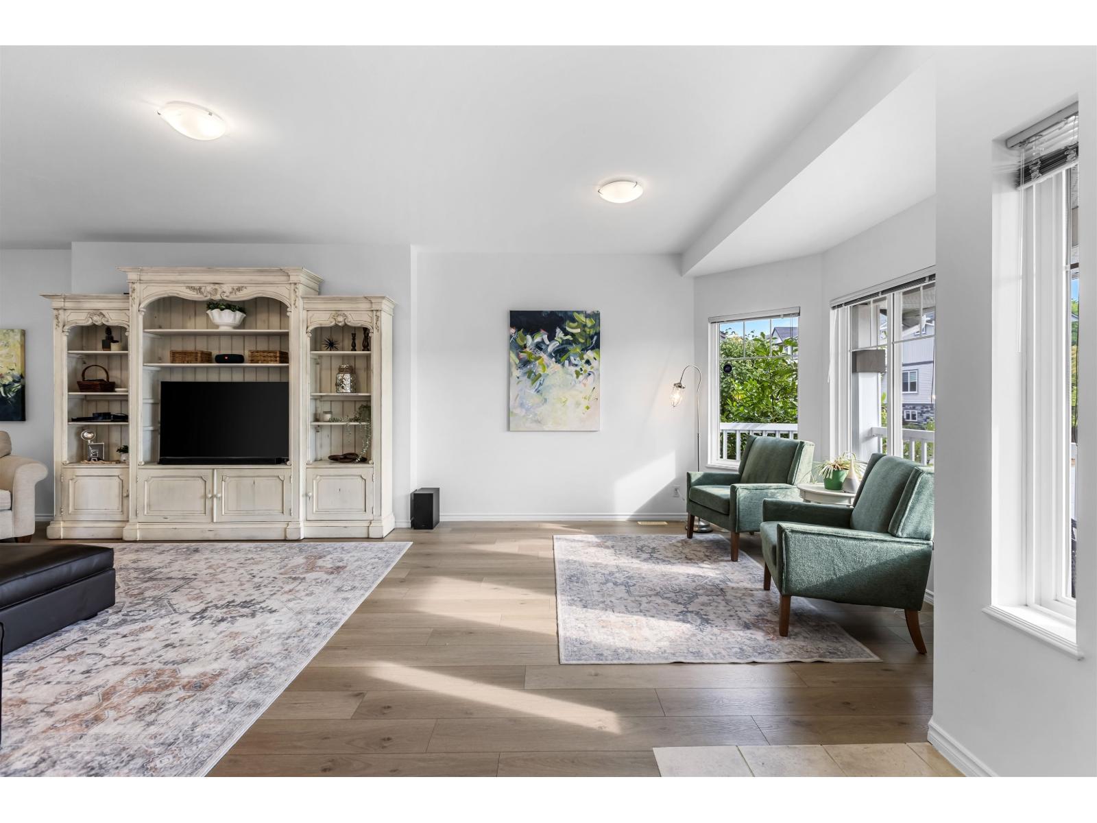 6609 205 Street Property Photo 3