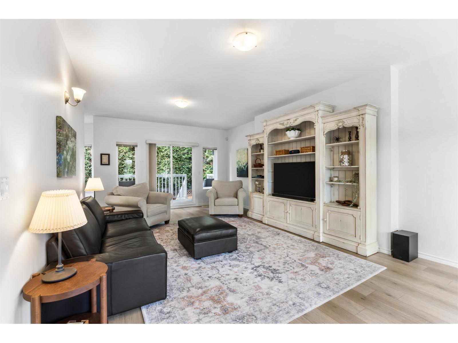 6609 205 Street Property Photo 5