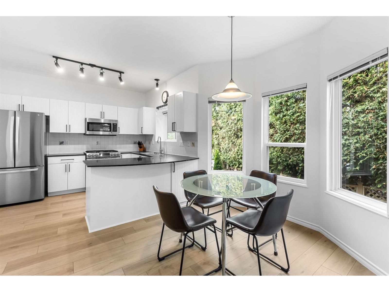 6609 205 Street Property Photo 7