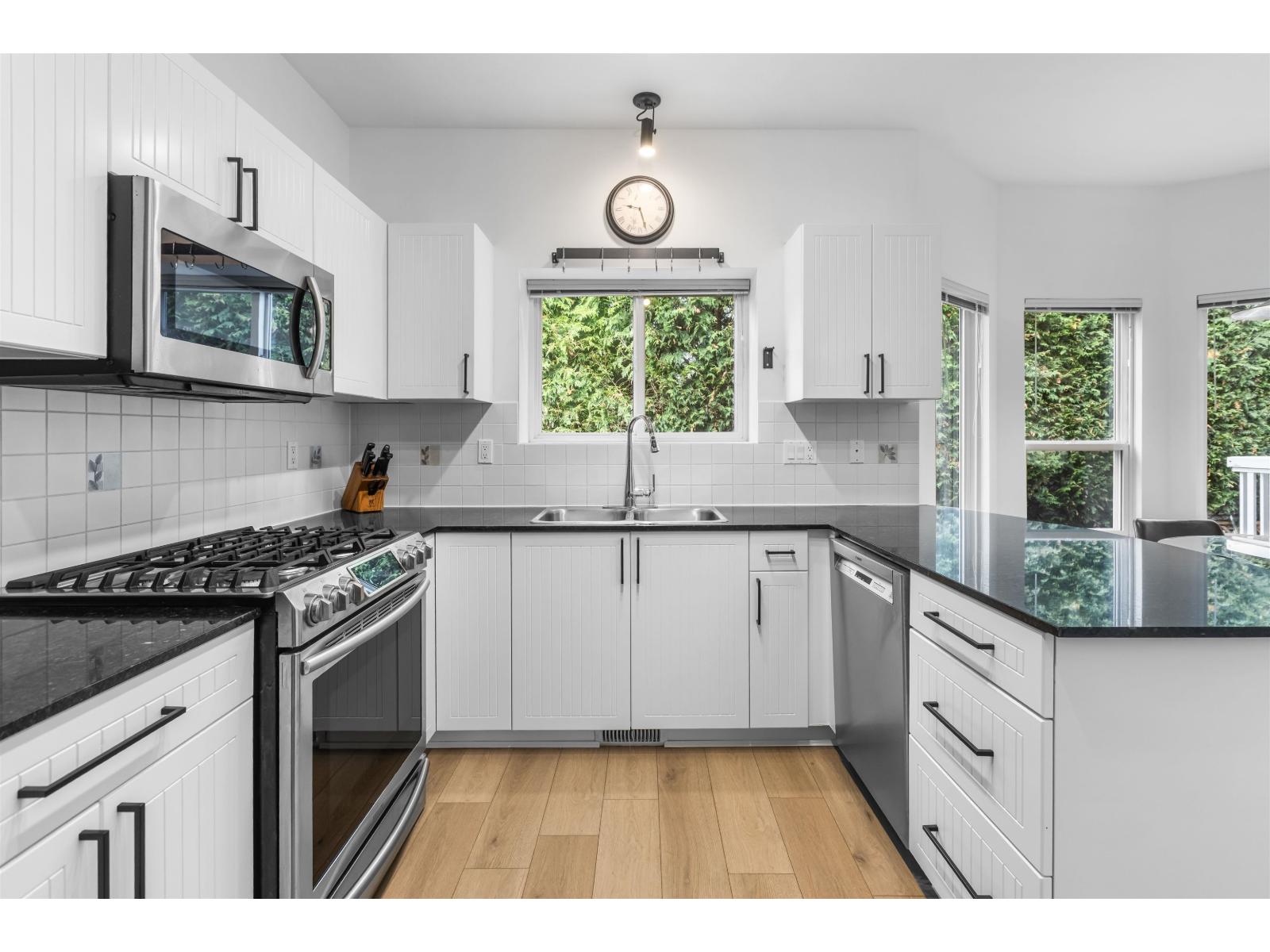 6609 205 Street Property Photo 9