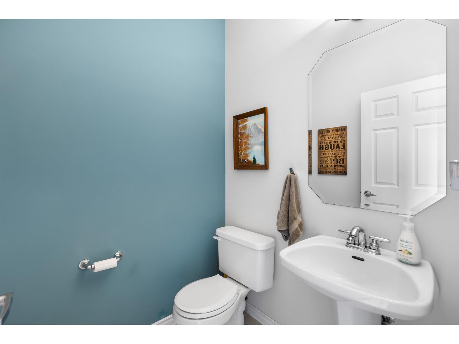 6609 205 Street Property Photo 11