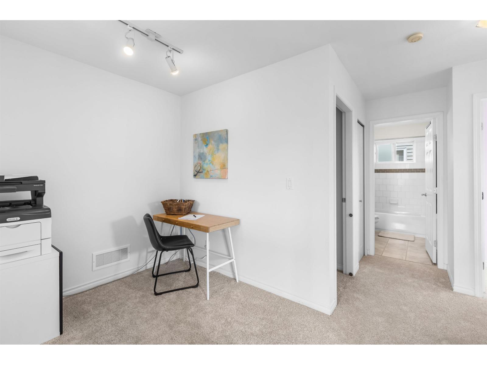 6609 205 Street Property Photo 16