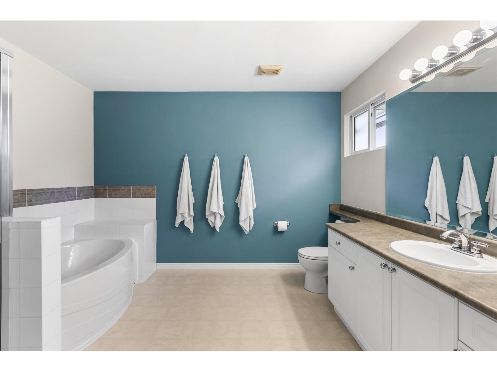 6609 205 Street Property Photo 21