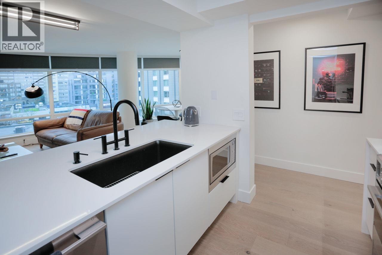 703 1288 Alberni Street Property Photo 1