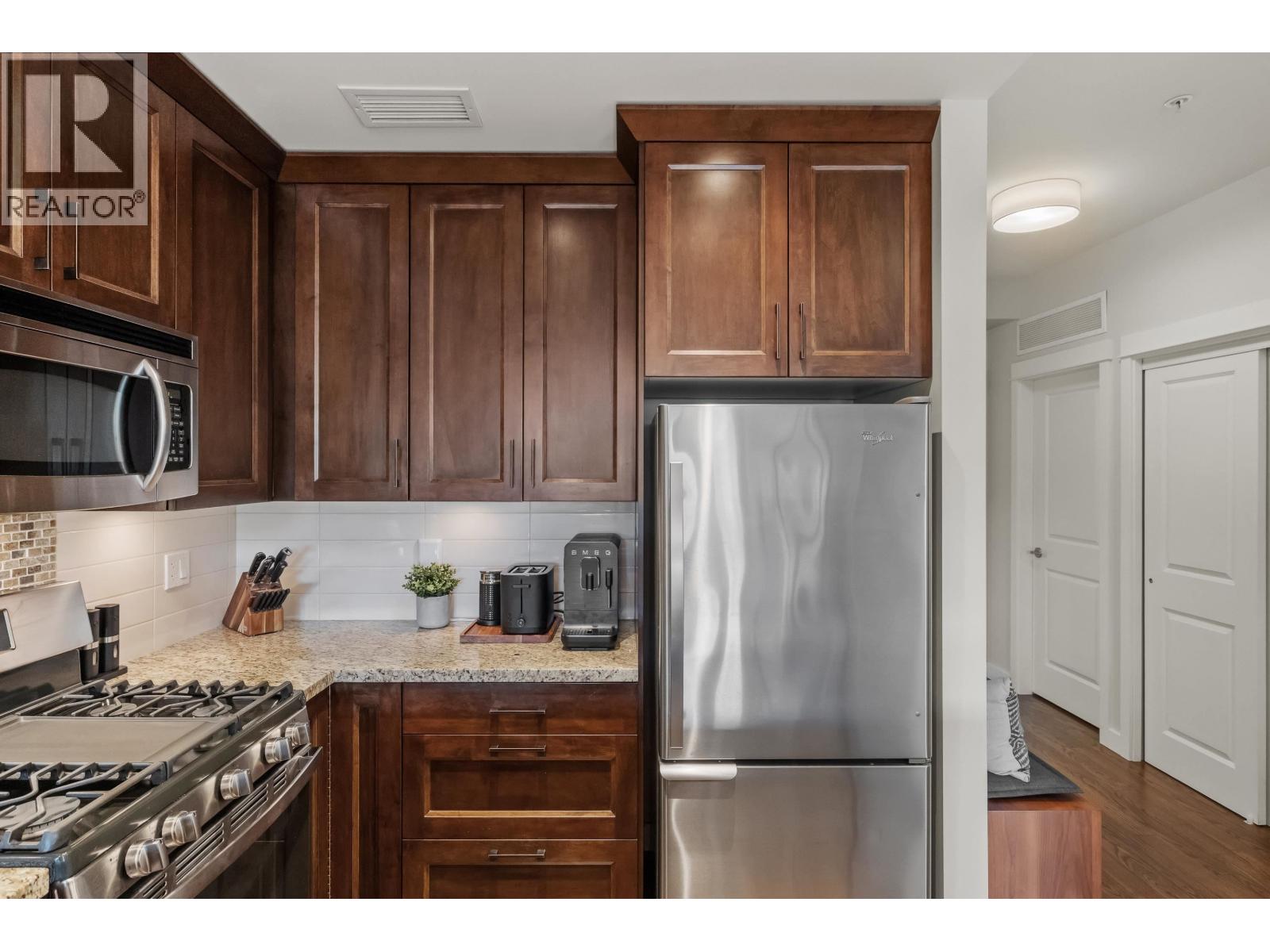 301 5099 Springs Boulevard Property Photo 10