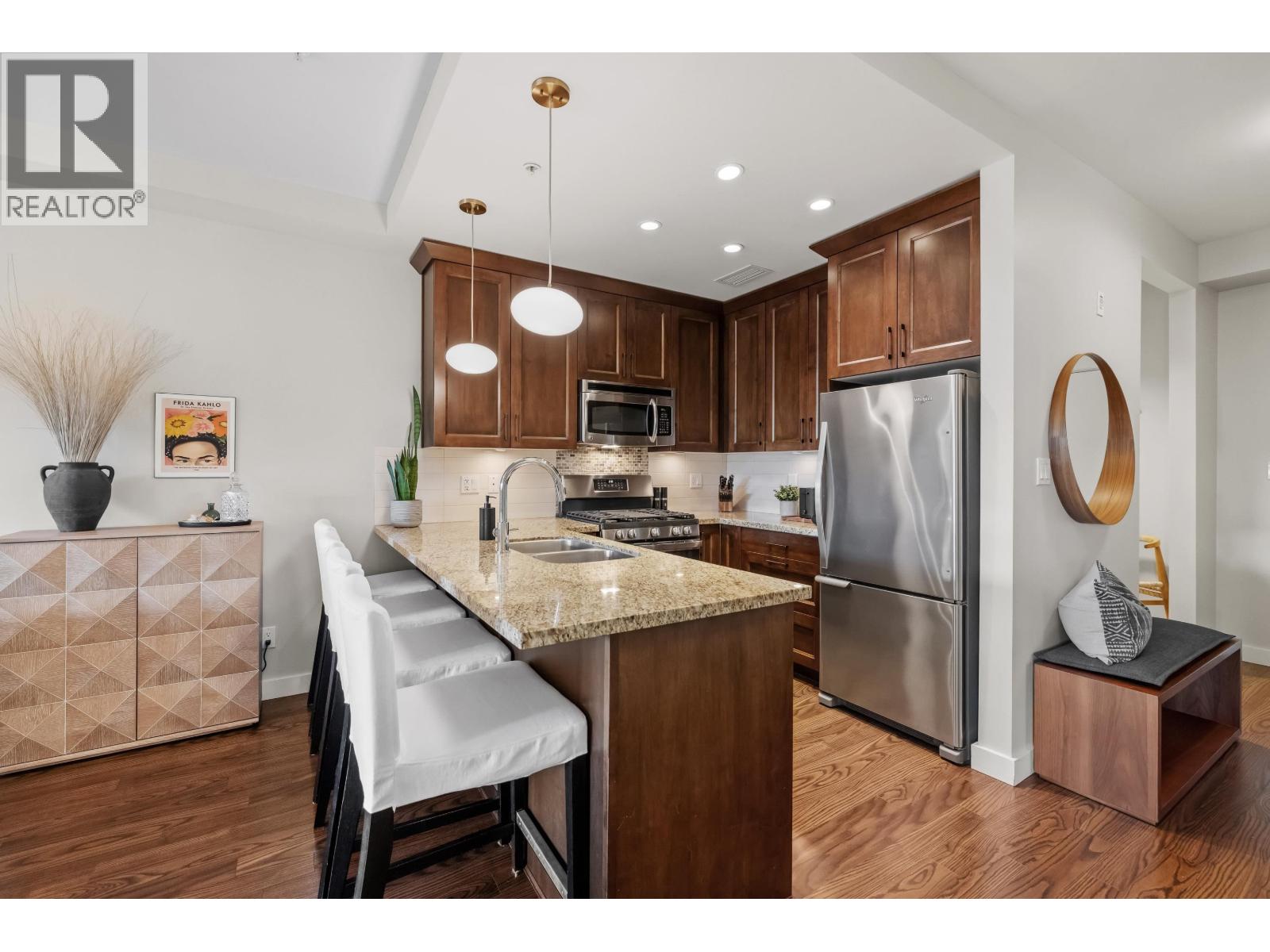 301 5099 Springs Boulevard Property Photo 11