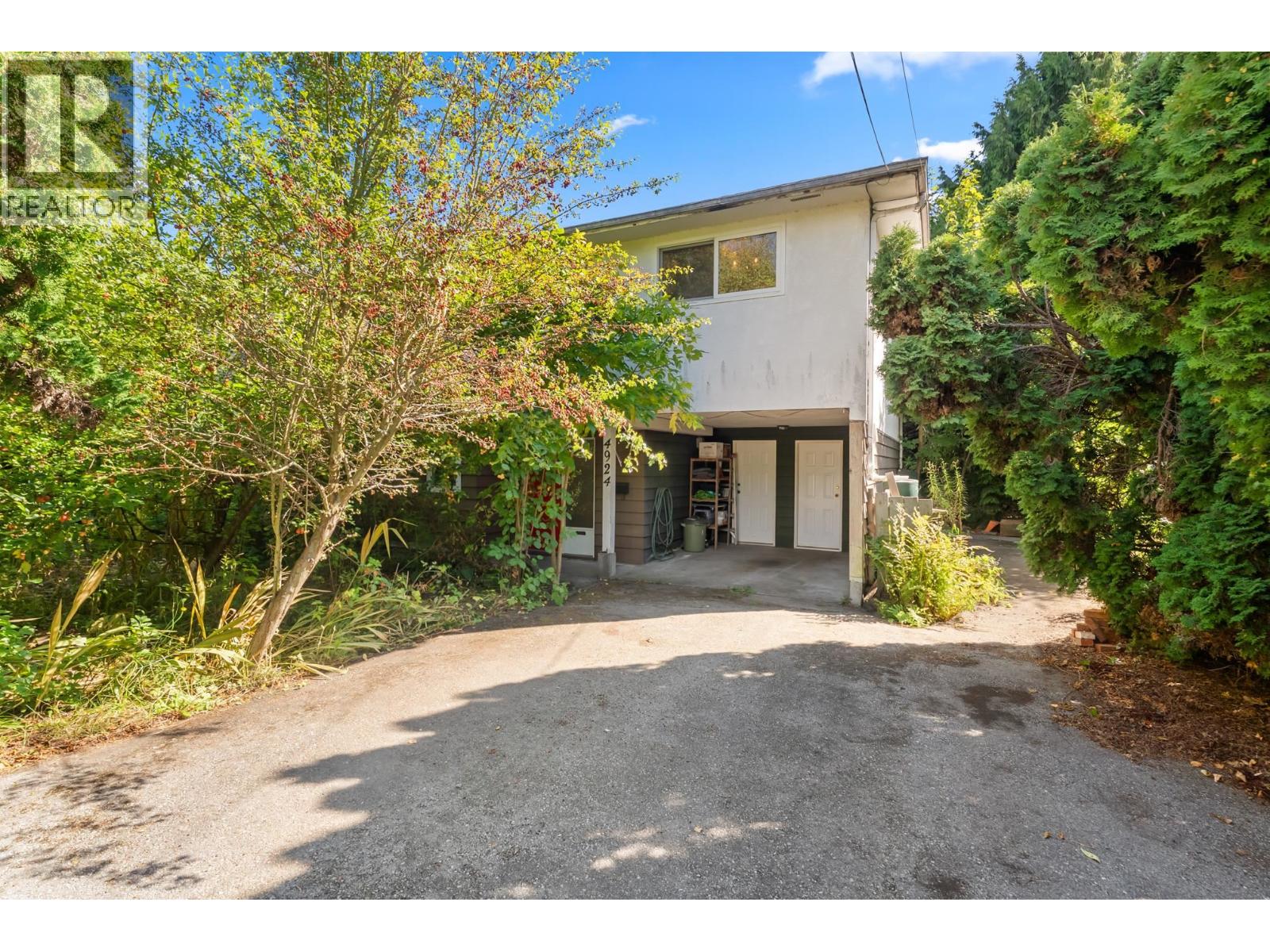 4924 45 Avenue Property Photo 1