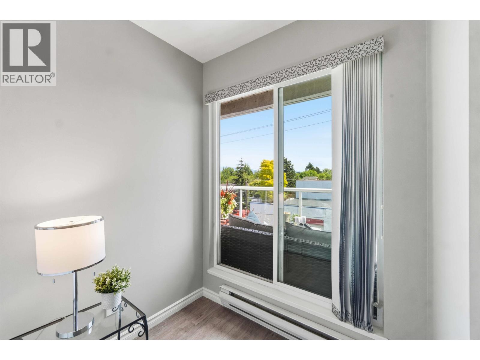 402 3505 W Broadway Property Photo 18