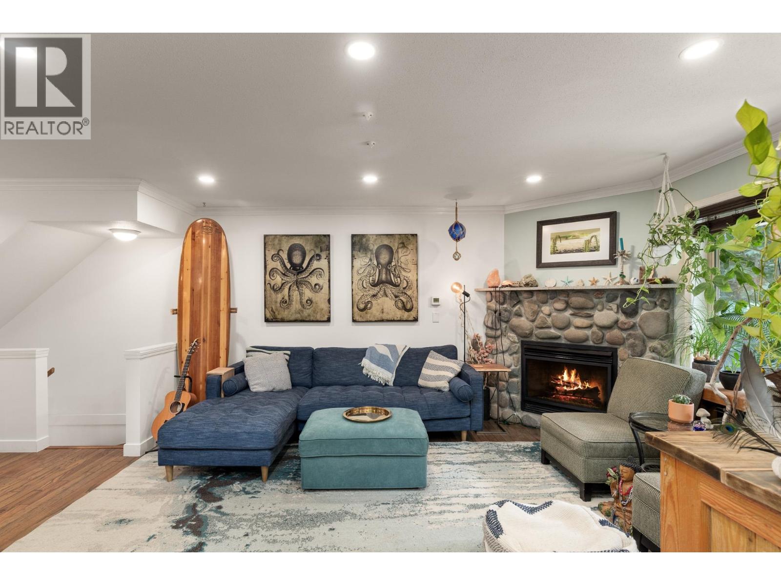 6 1158 Carmel Place Property Photo 12