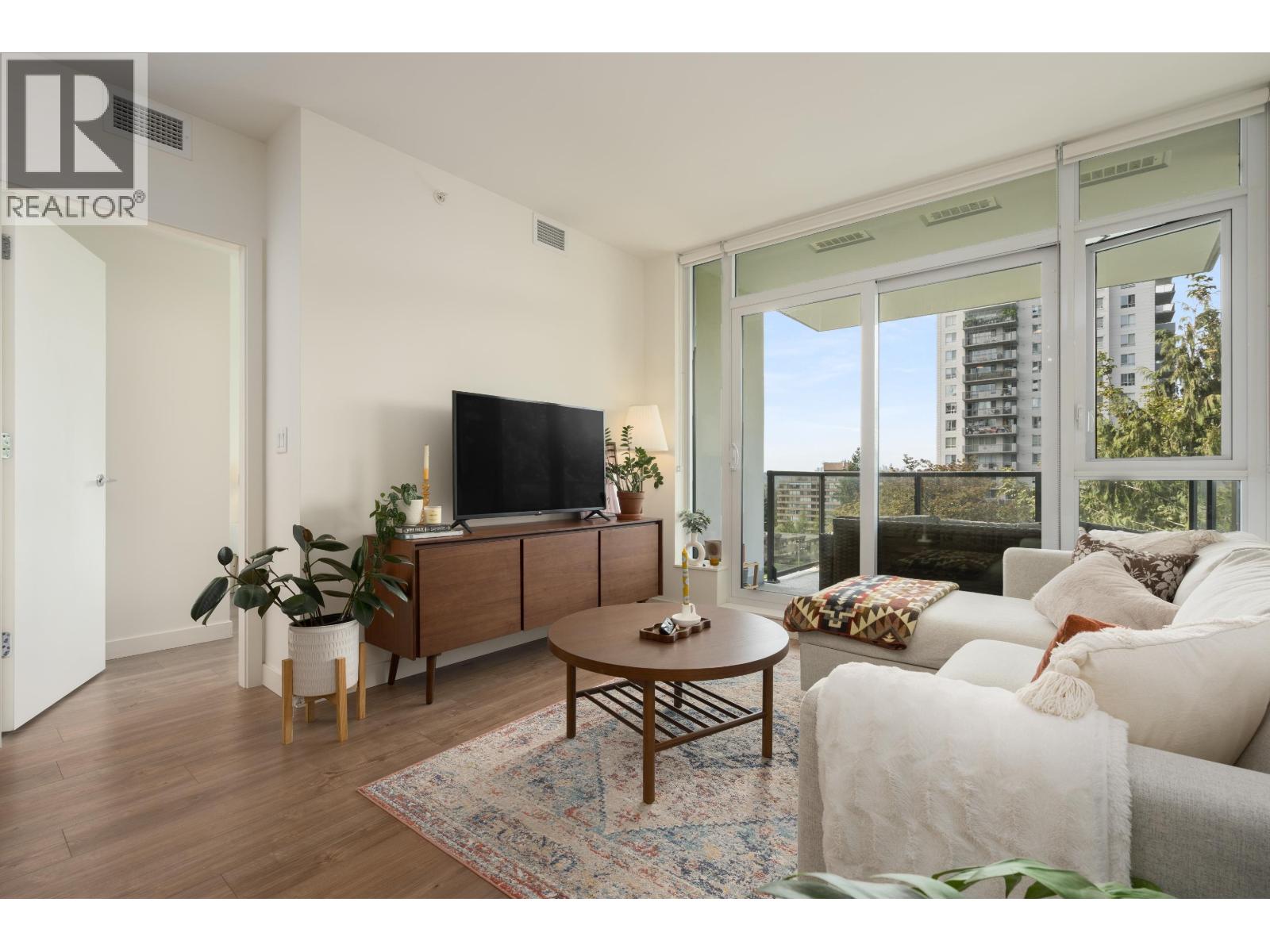 608 585 Austin Avenue Photo de la propriété 1