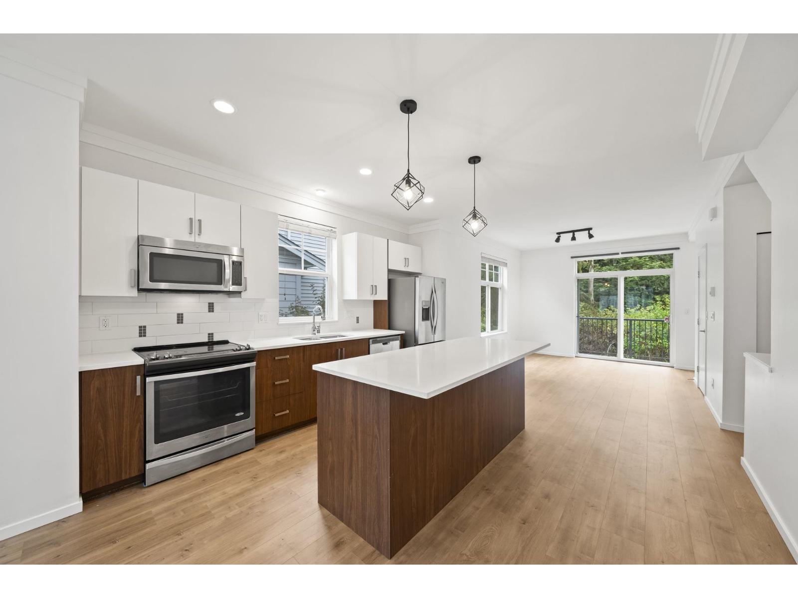81 5858 142 STREET Property Photo 1