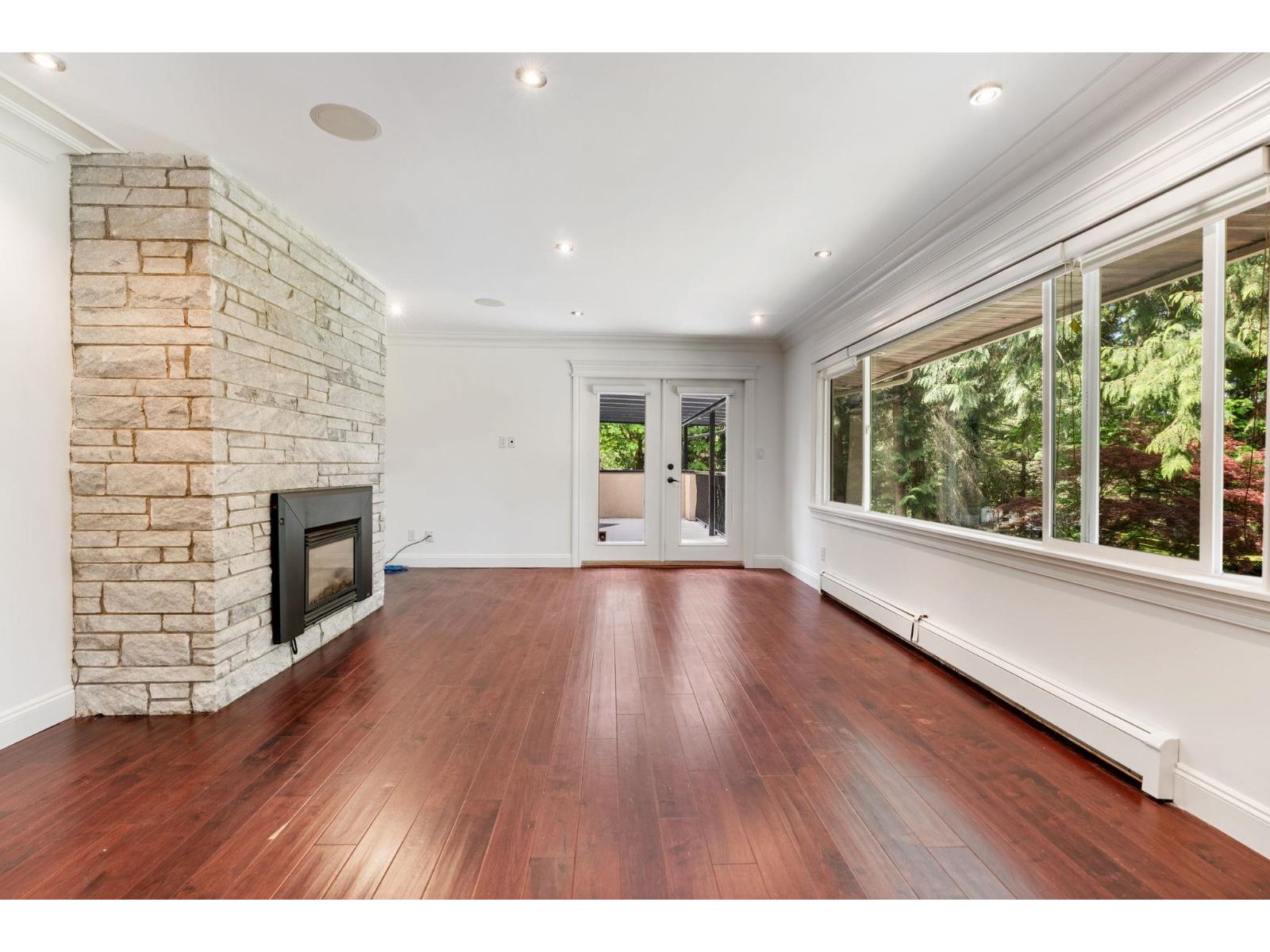 13788 32 Avenue Property Photo 2