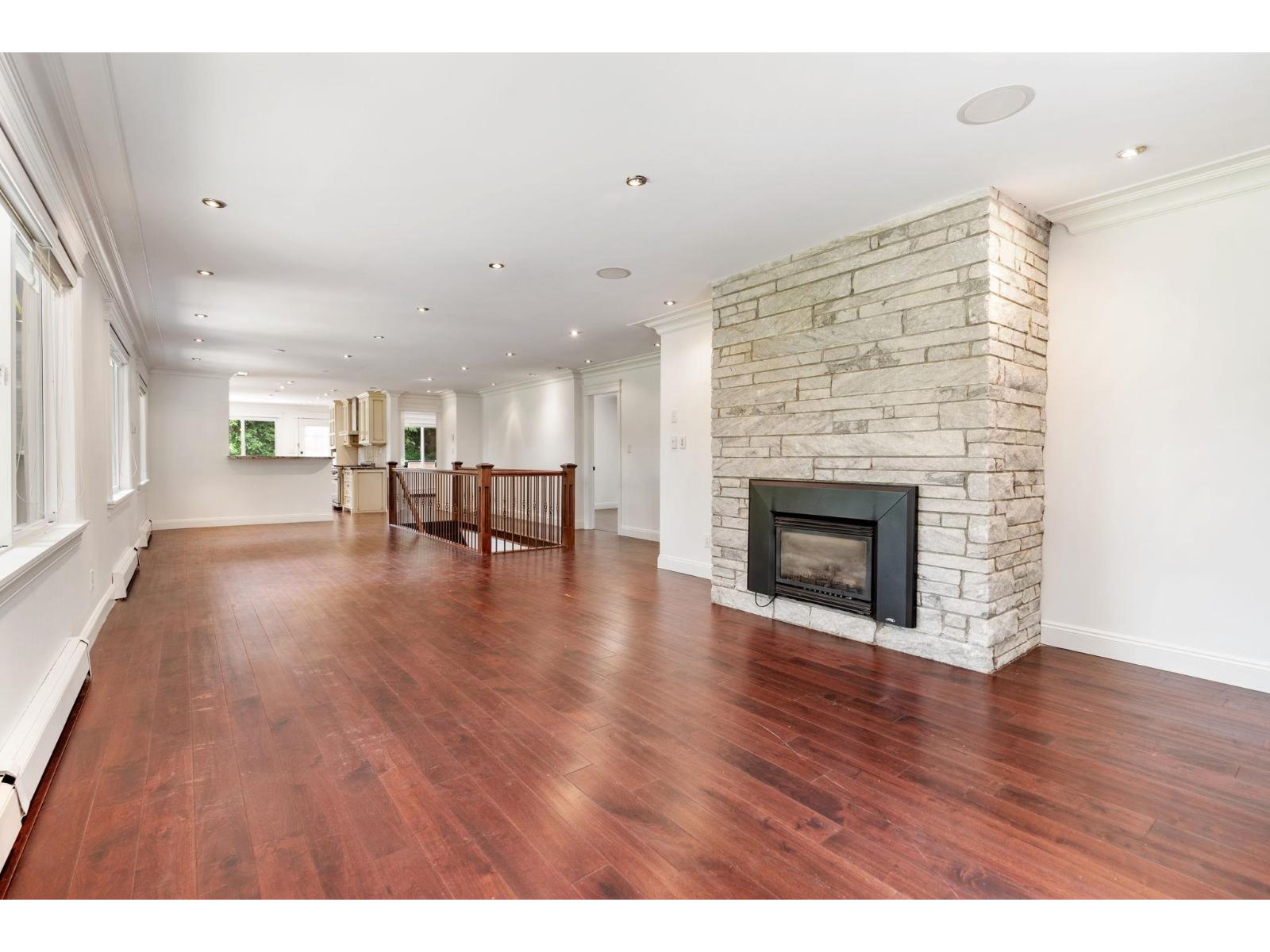 13788 32 Avenue Property Photo 3