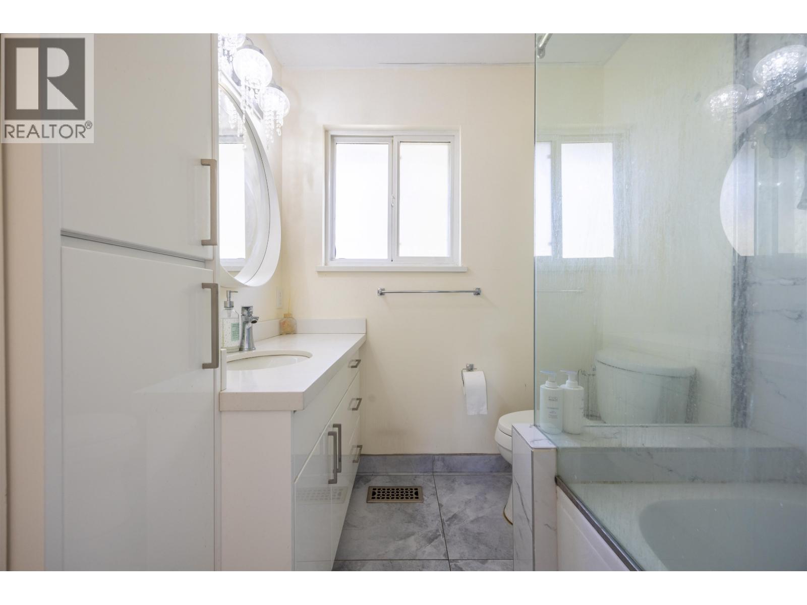 3648 Vincent Street Property Photo 10