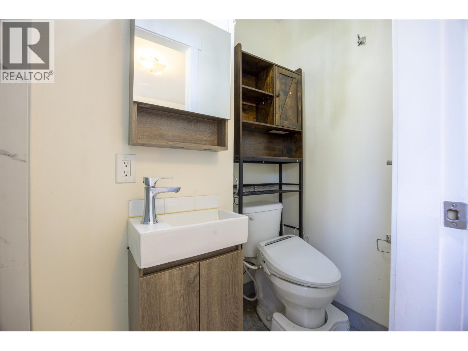 3648 Vincent Street Property Photo 13