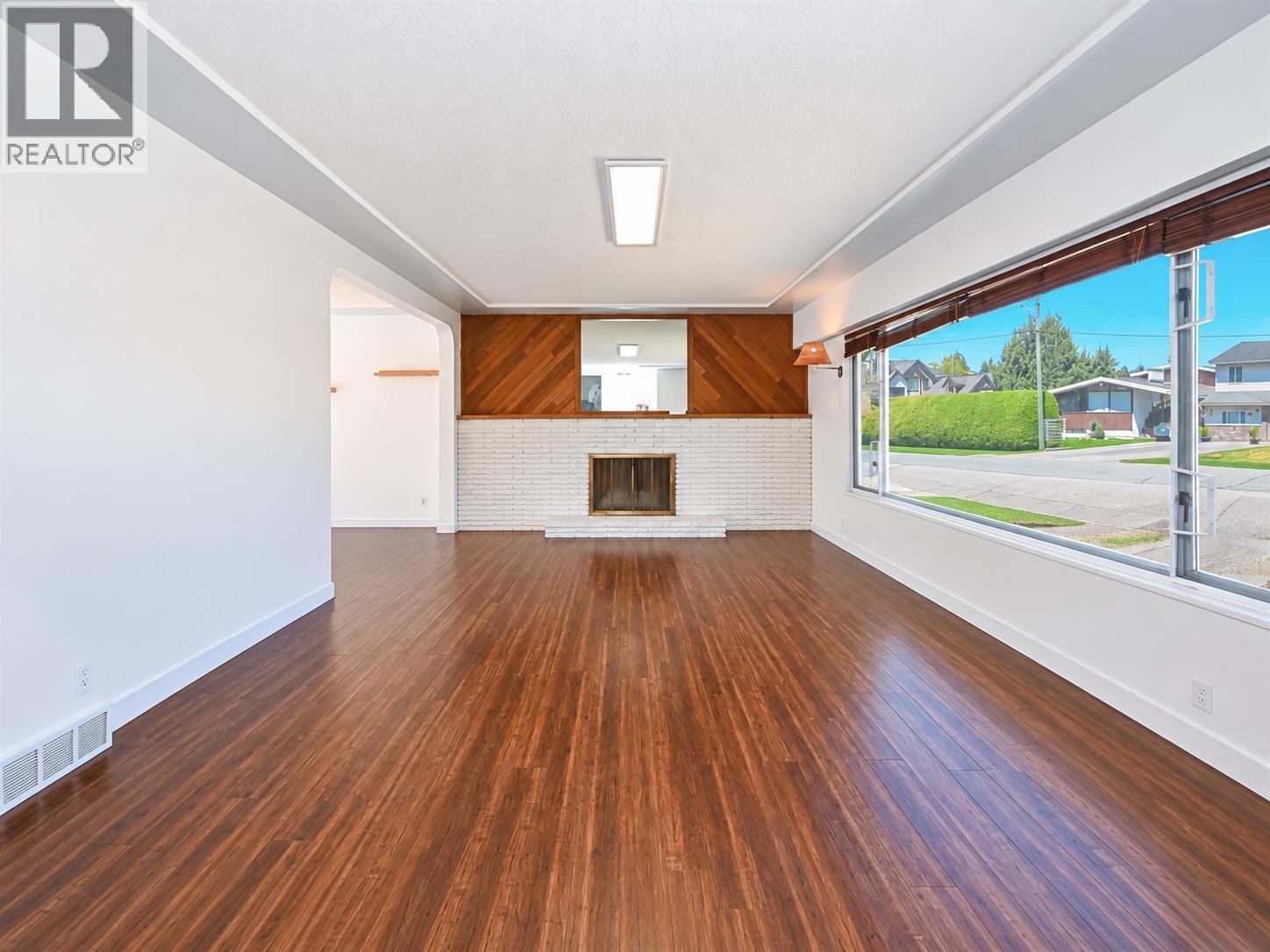 9820 Berry Road Property Photo 3