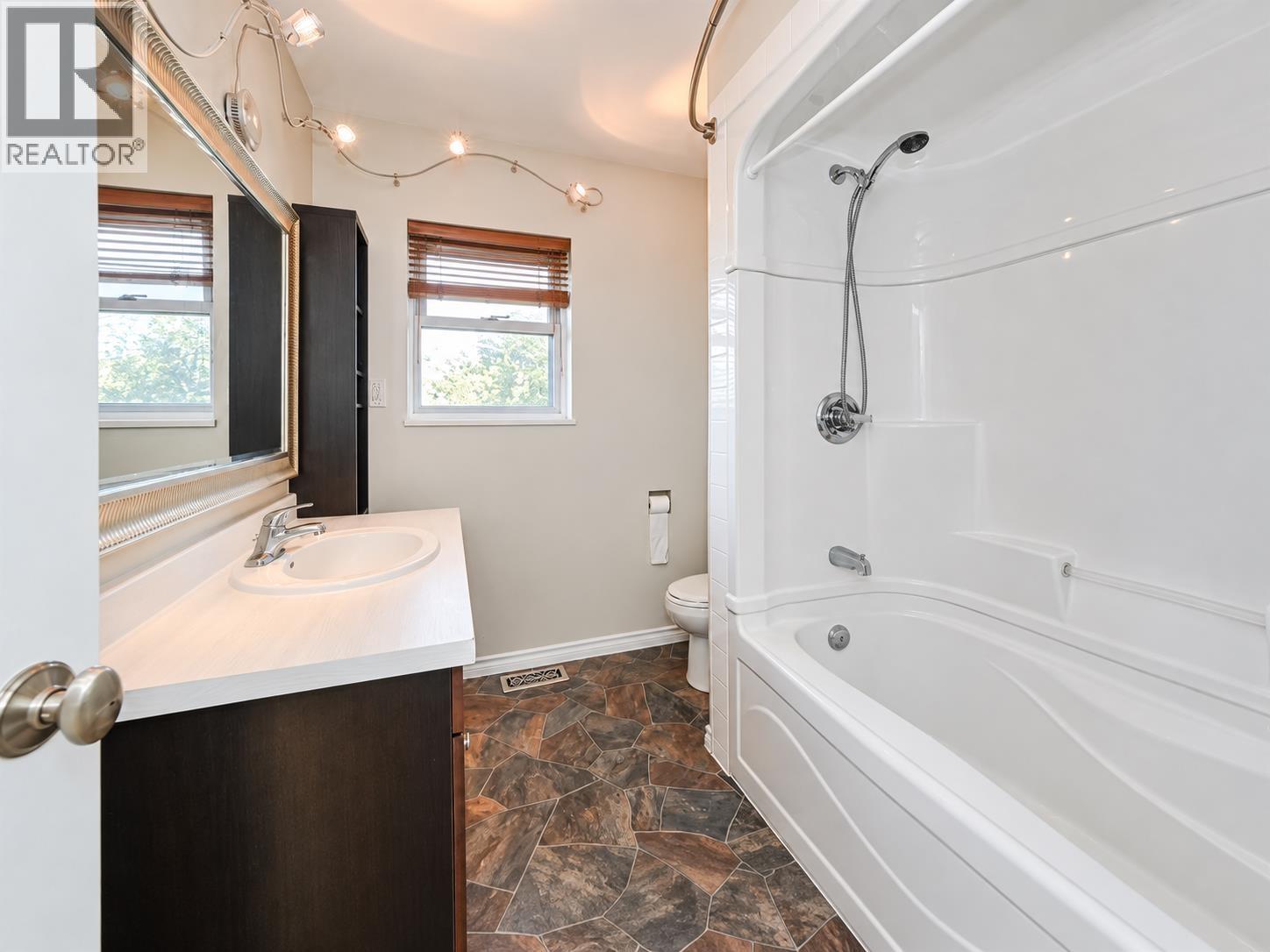 9820 Berry Road Property Photo 15