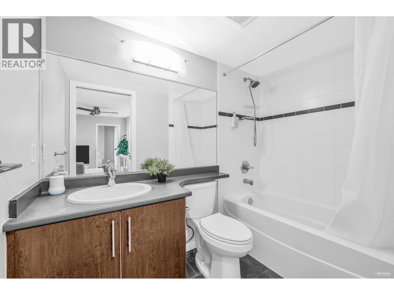 3101 688 Abbott Street Property Photo 11