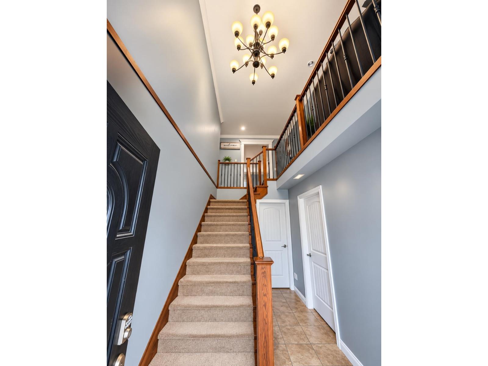 27082 35 Avenue Property Photo 3