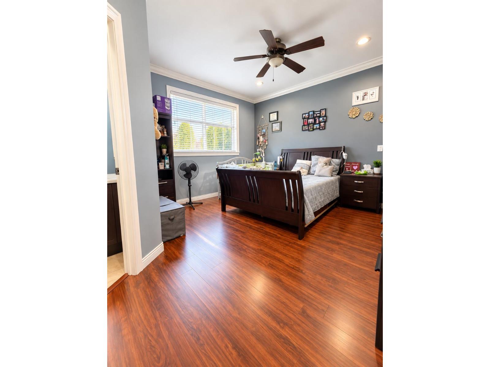 27082 35 Avenue Property Photo 7