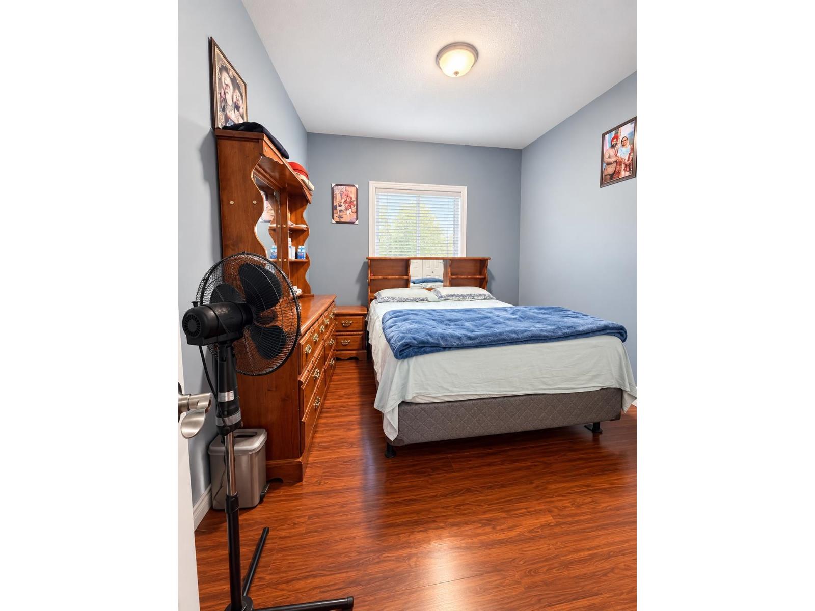 27082 35 Avenue Property Photo 12