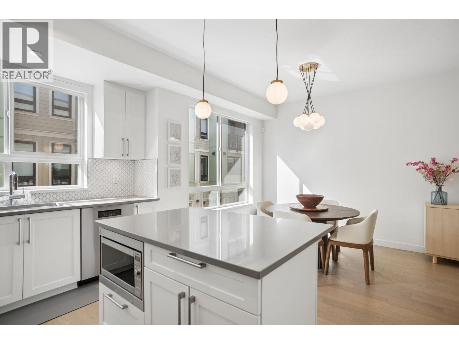 61 10199 River Drive Property Photo 16