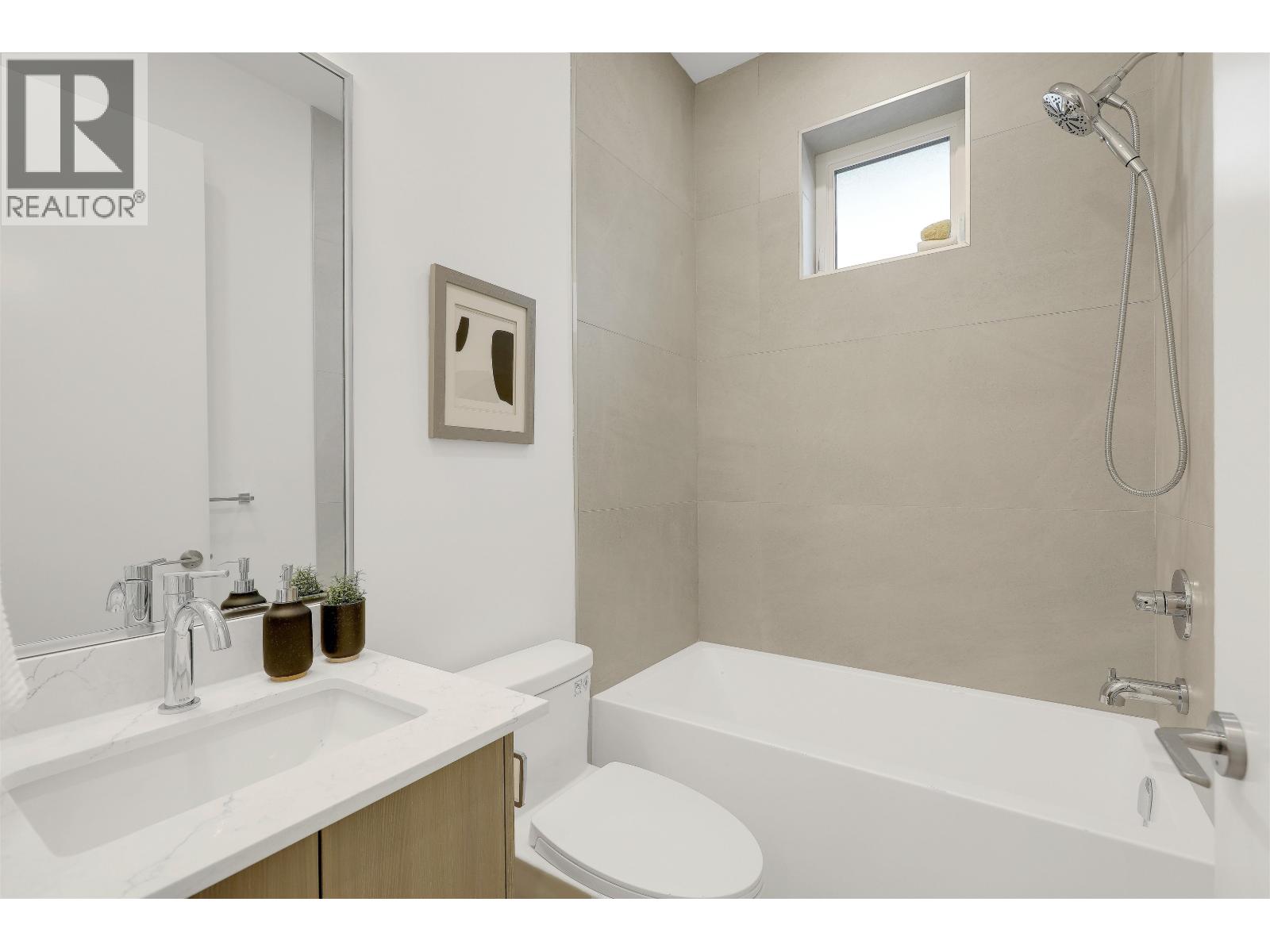 1 3183 Graveley Street Property Photo 3